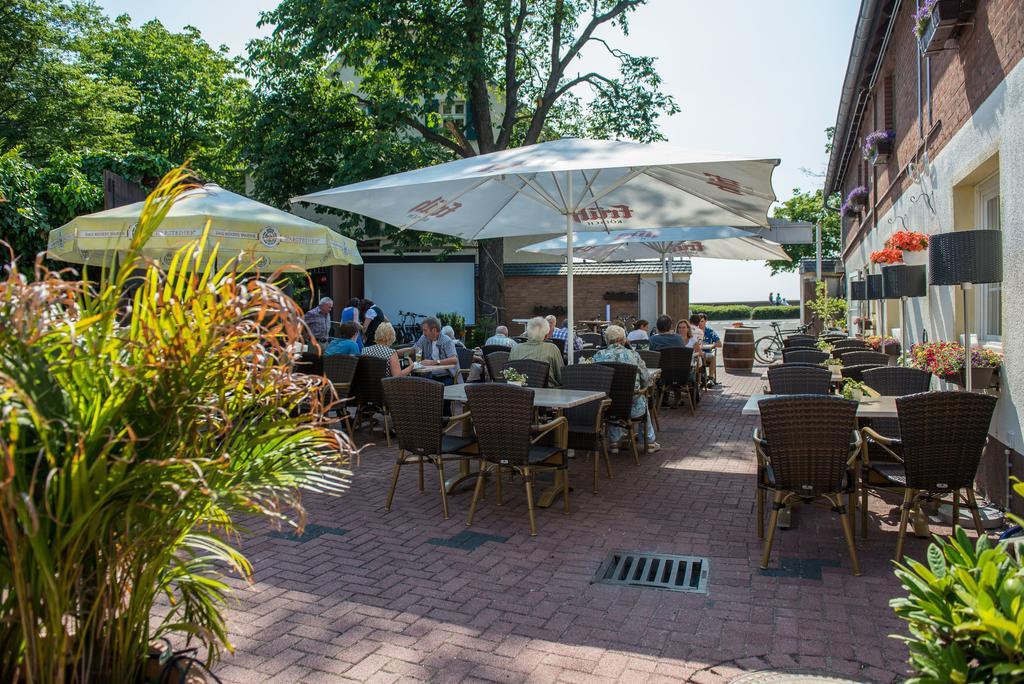 Hotel & Restaurant Zum Vater Rhein Monheim am Rhein Екстериор снимка