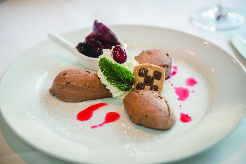 Hotel & Restaurant Zum Vater Rhein Monheim am Rhein Екстериор снимка