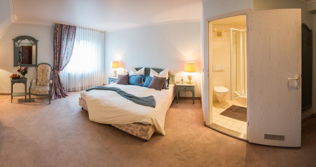 Hotel & Restaurant Zum Vater Rhein Monheim am Rhein Стая снимка