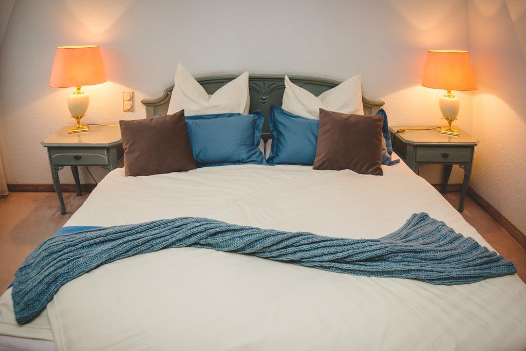 Hotel & Restaurant Zum Vater Rhein Monheim am Rhein Стая снимка