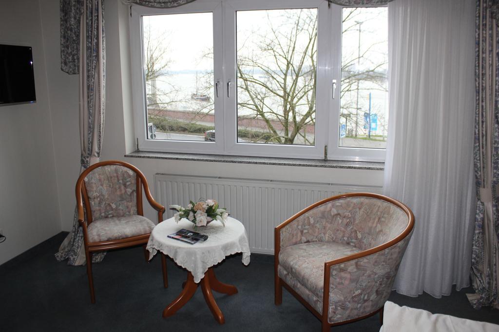 Hotel & Restaurant Zum Vater Rhein Monheim am Rhein Стая снимка