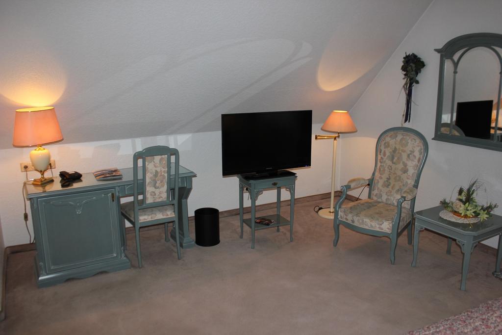 Hotel & Restaurant Zum Vater Rhein Monheim am Rhein Стая снимка